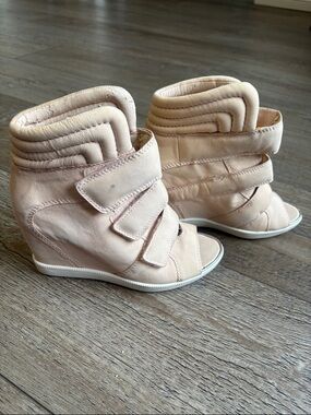 Boutique 9 Blush Pink Leather Peeptoe Wedge Sneakers w Velcro Strap Closures